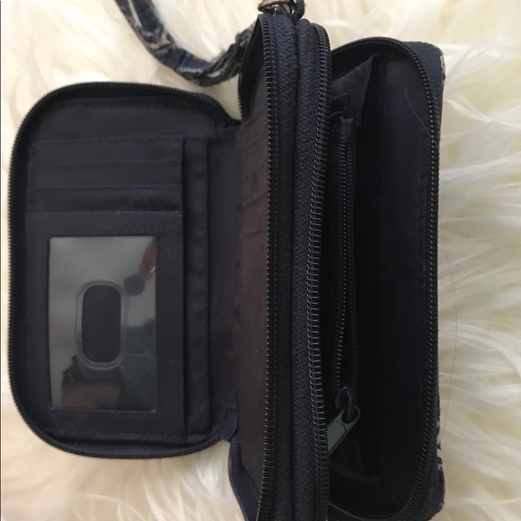 Vera Bradley all in one crossbody Wristlet - Picture 4 of 4